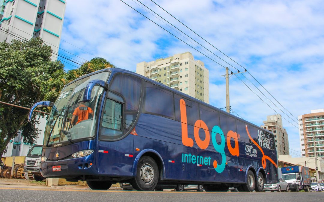 Ônibus da Loga é atingido na Orla de Itaparica